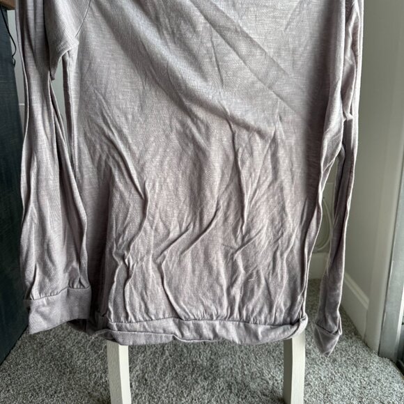 Long sleeve grey shirt - Picture 3 of 3